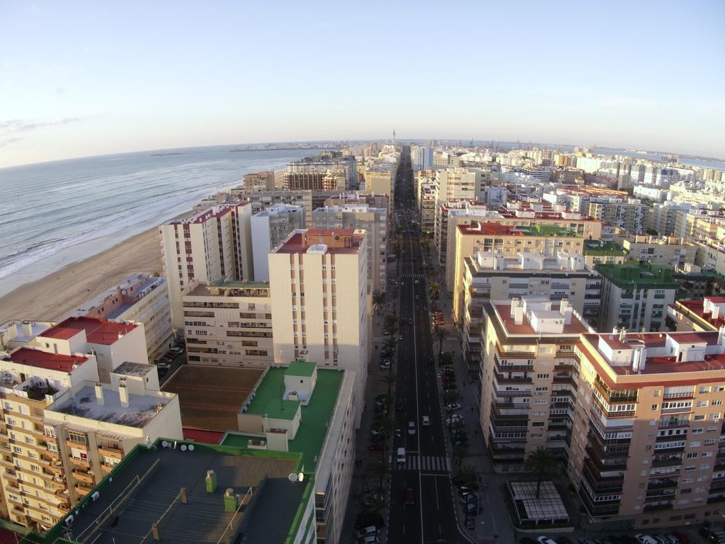 Atico Avda Cadiz Playa Appartement Buitenkant foto