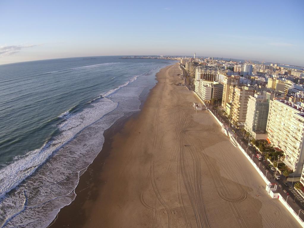 Atico Avda Cadiz Playa Appartement Buitenkant foto